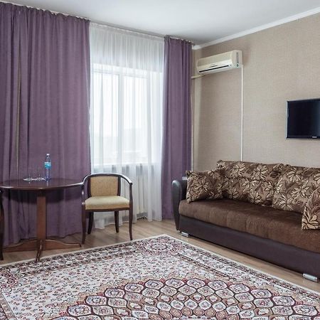 Azamat Hotel Astaná Exterior foto
