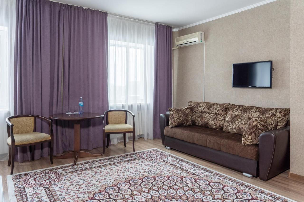 Azamat Hotel Astaná Exterior foto